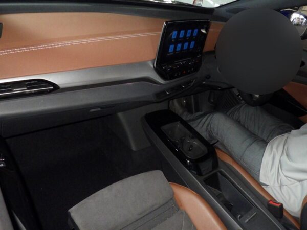 2024 VOLKSWAGEN ID.4 - Image 4