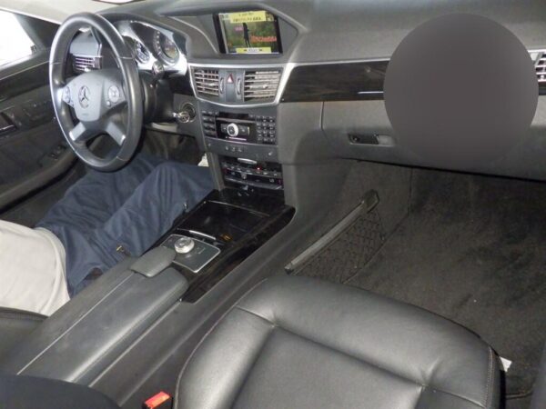 2011 MERCEDES-BENZ E-CLASS - Image 4