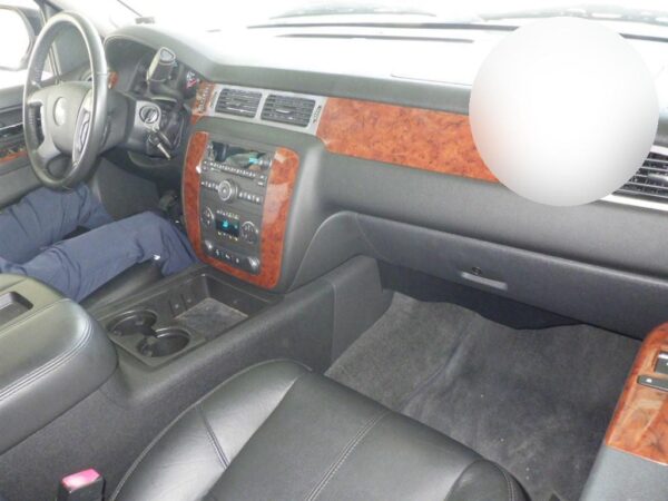 2012 CHEVROLET SUBURBAN - Image 4