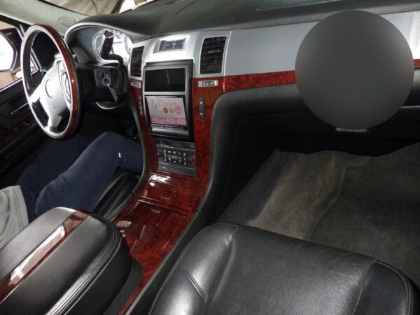 2013 CADILLAC ESCALADE - Image 4