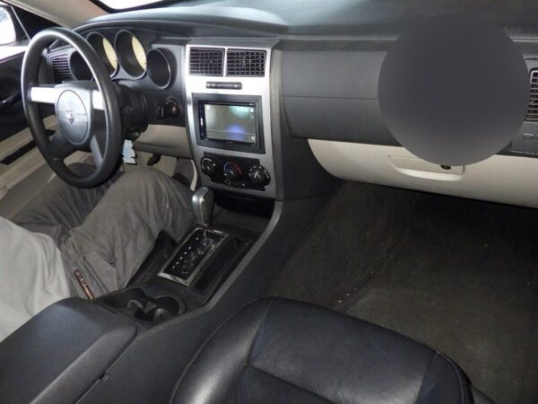 2006 DODGE MAGNUM - Image 4