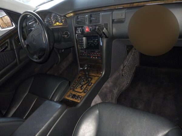 1998 MERCEDES-BENZ E-CLASS - Image 4