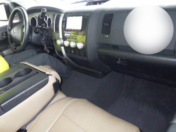 2011 AMERICA-TOYOTA TUNDRA - Image 4