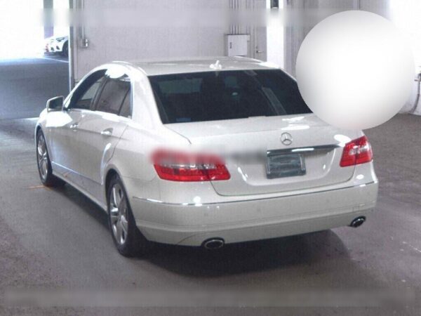 2011 MERCEDES-BENZ E-CLASS - Image 3
