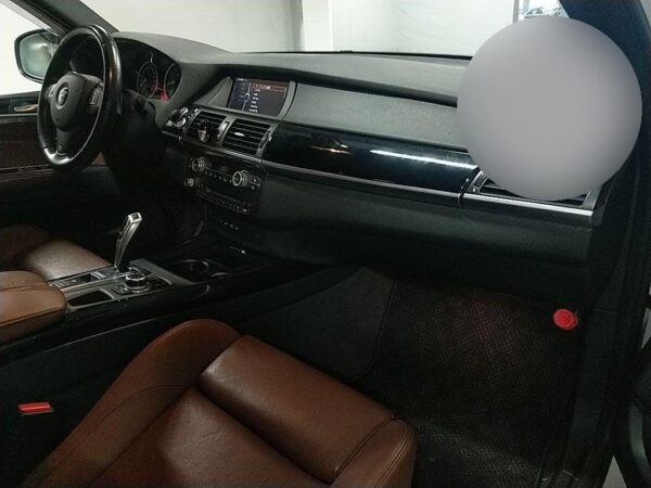 2010 BMW X5 - Image 4
