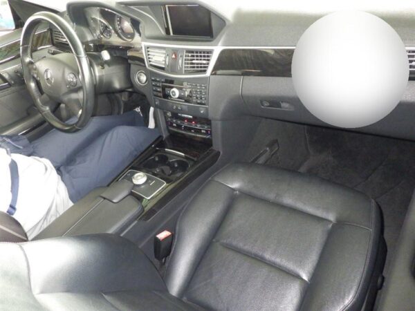 2011 MERCEDES-BENZ E-CLASS - Image 4