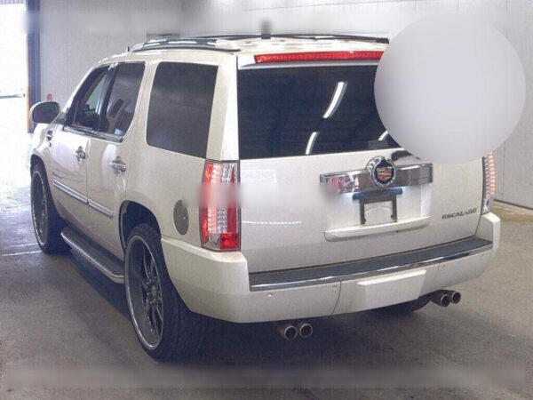 2010 CADILLAC ESCALADE - Image 3