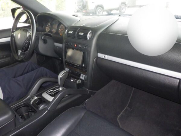 2012 PORSCHE CAYENNE - Image 4