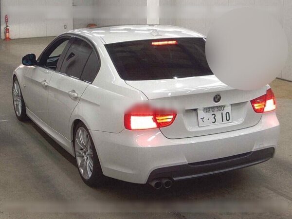 2010 BMW 3 - Image 3