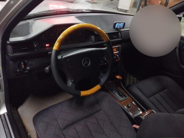 1996 MERCEDES-BENZ E-CLASS - Image 4