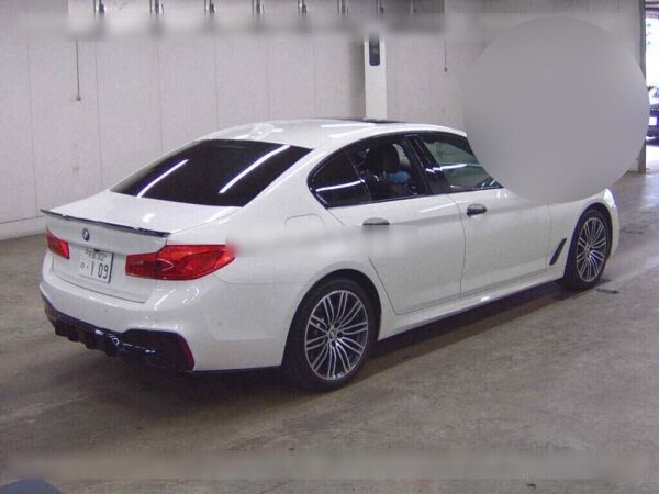 2019 BMW 5 - Image 6