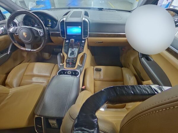 2012 PORSCHE CAYENNE - Image 4