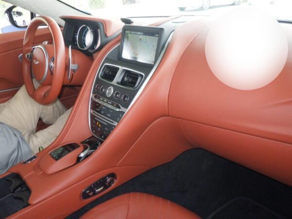 2019 ASTON-MARTIN DB11 - Image 4