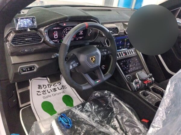 2024 LAMBORGHINI URUS - Image 4