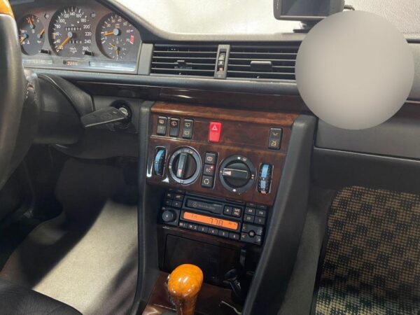 1996 MERCEDES-BENZ E-CLASS - Image 11