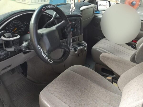 2000 CHEVROLET ASTRO - Image 4